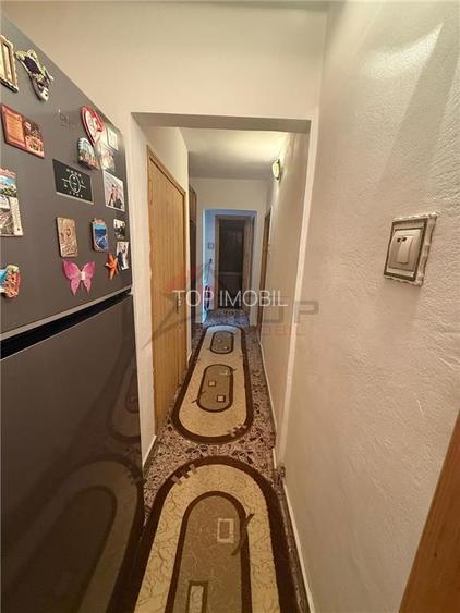 Apartament cu 3 camere decomandat, 2 bai, etajul 2 Cug Aleea Tudor Neculai - 12
