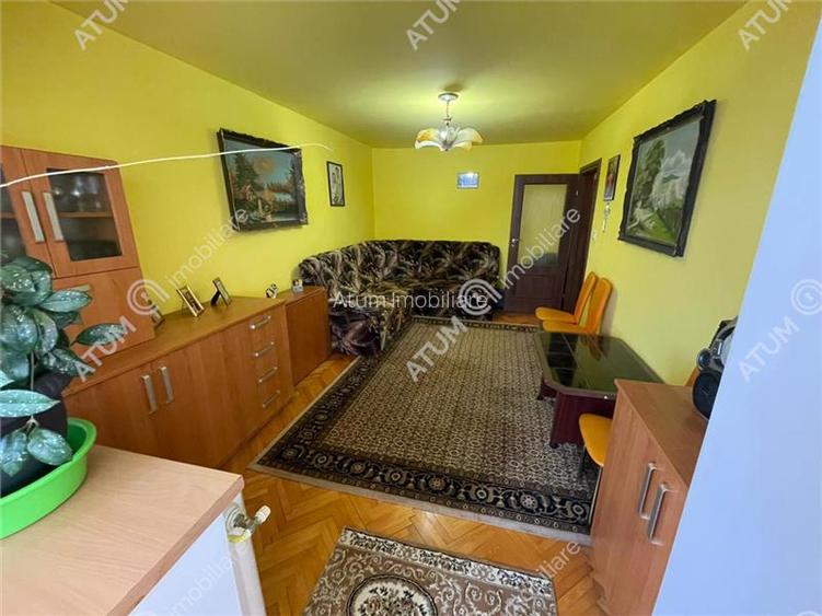 Apartament 3 camere decomandate si balcon zona Vasile Aaron Sibiu - 2
