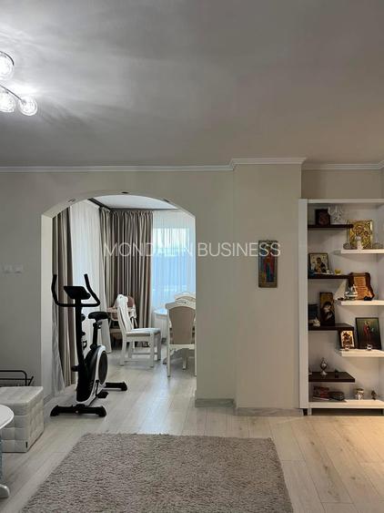 Casă cu 7 camere, D+P+E, garaj, Episcopia Bihor, Oradea. - 6