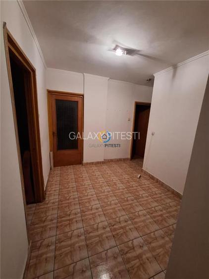 Apartament trei camere Tudor Vladimirescu etaj 3 8 - 9
