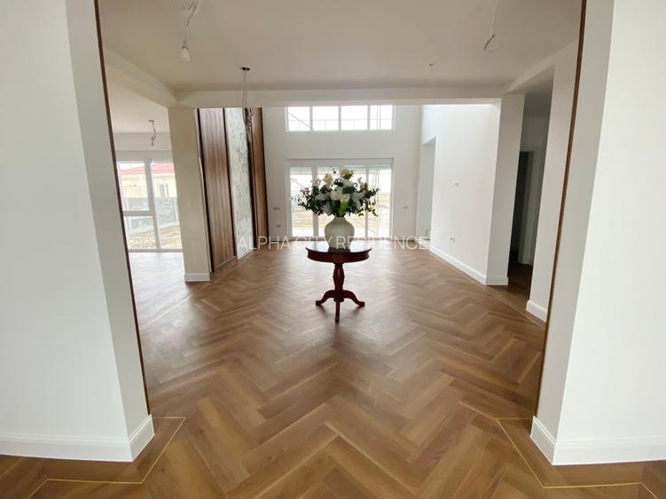 "The Mansion" by Alpha City Residence - 5