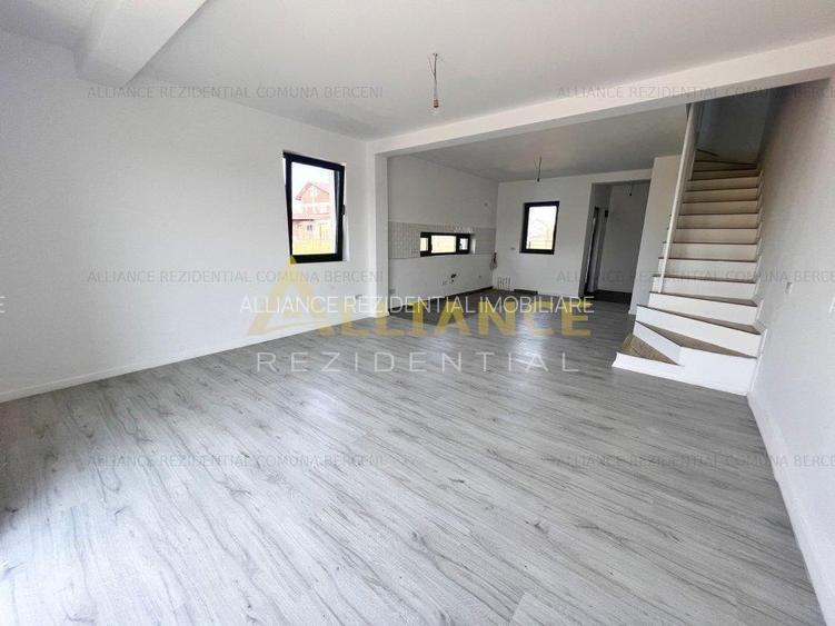 Vila tip duplex - 3 camere -2 bai - pod - 15 min de mers pe jos de RTB - 3