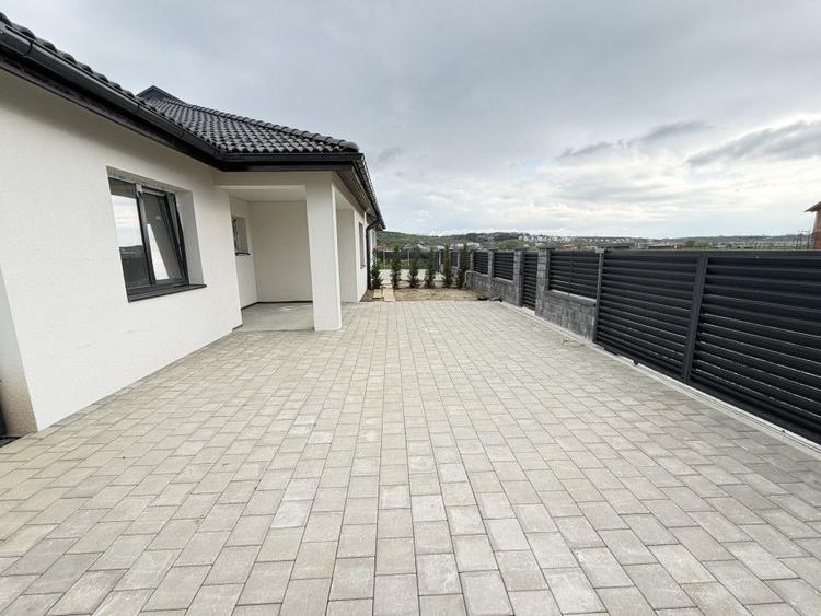 Casa tip duplex , curte libera 340 mp, Cristian