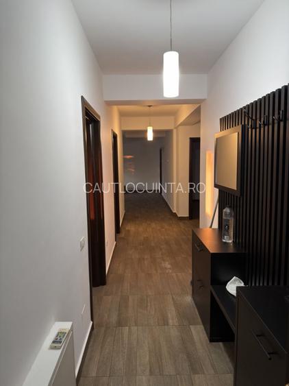 Apartament 5 camere, Situat vis a vis de piata progresul . Sector 5 - 4