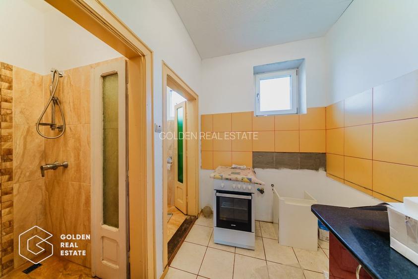 Vila superba, P+E,  Cuvin, 9 camere, 200 mp si teren 1300 mp plus anexa 3 camere - 25