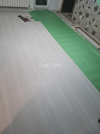 Apartament 4 camere !! PERSOANA FIZICA !! INEL 2 - 11