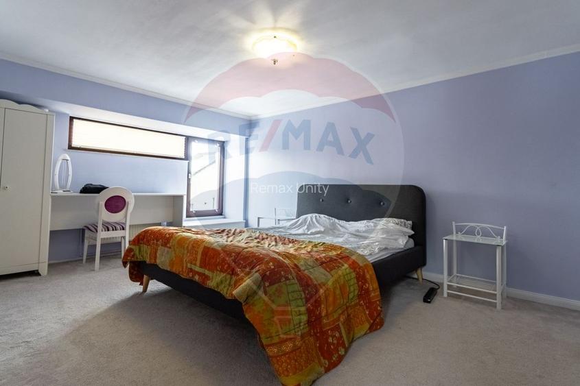 Casă spațioasă 350 mp utili, Teren 650 mp, Garaj subteran, Tractorul - 41