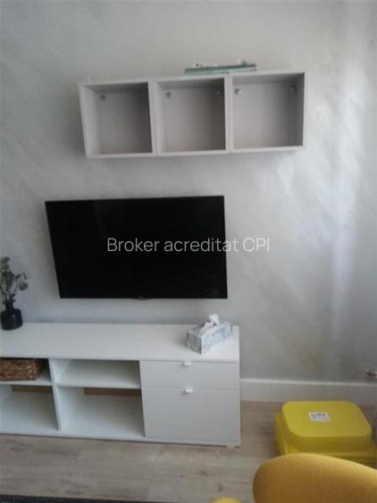 Apartament,3 camere,Centru - 2