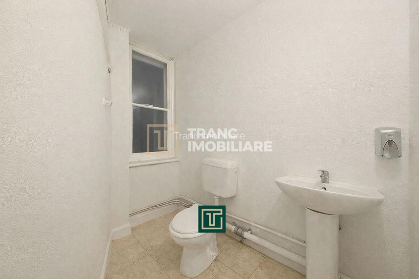 Spațiu comercial de închiriat – Vad excelent în Piața Catedralei, Arad - 3