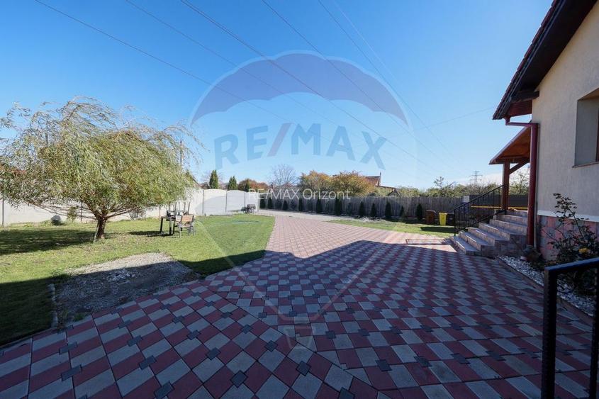 Casă mobiliata si utilata, 2389 mp teren, Sanpetru - 3