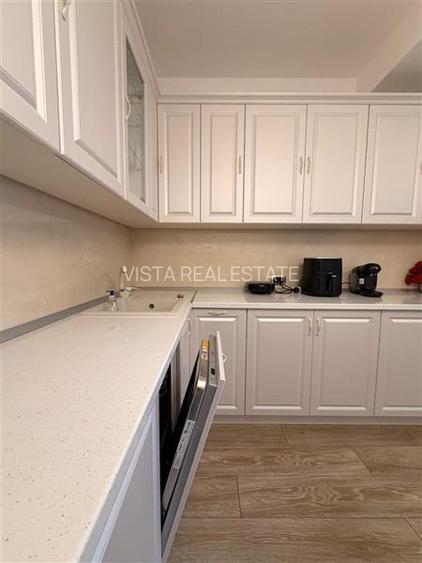Apartament 3 camere, 2 bai, suprafata generoasa 100 mp. Zona Tractorul - 2