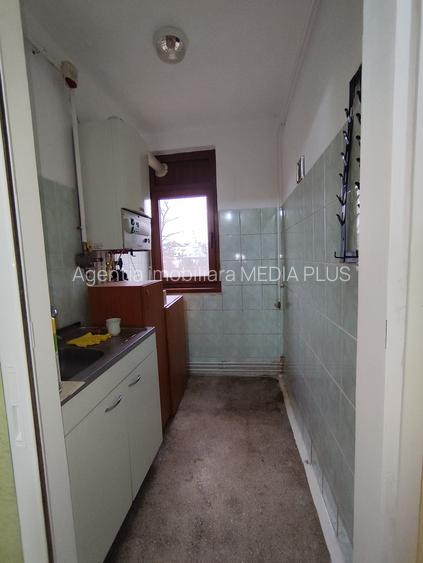 Apartament 3 camere semidecomandat de vânzare – Micro 19, etaj 3, liber - 2