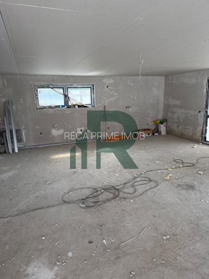 Casa individuala cu 4 camere 2 bai si terasa in Sura Mica - 4