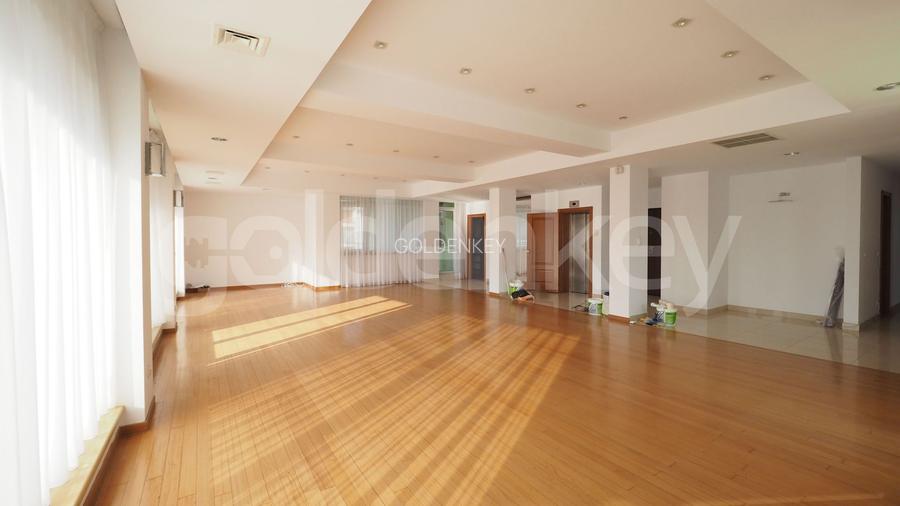 Apartament insorit cu 4 camere si terasa generoasa, 2 garaje - 3