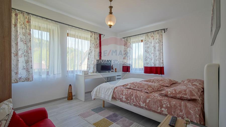 Vilă în zona Glăjărie, 10 camere, Sp + E + M, teren 2789 mp - 23