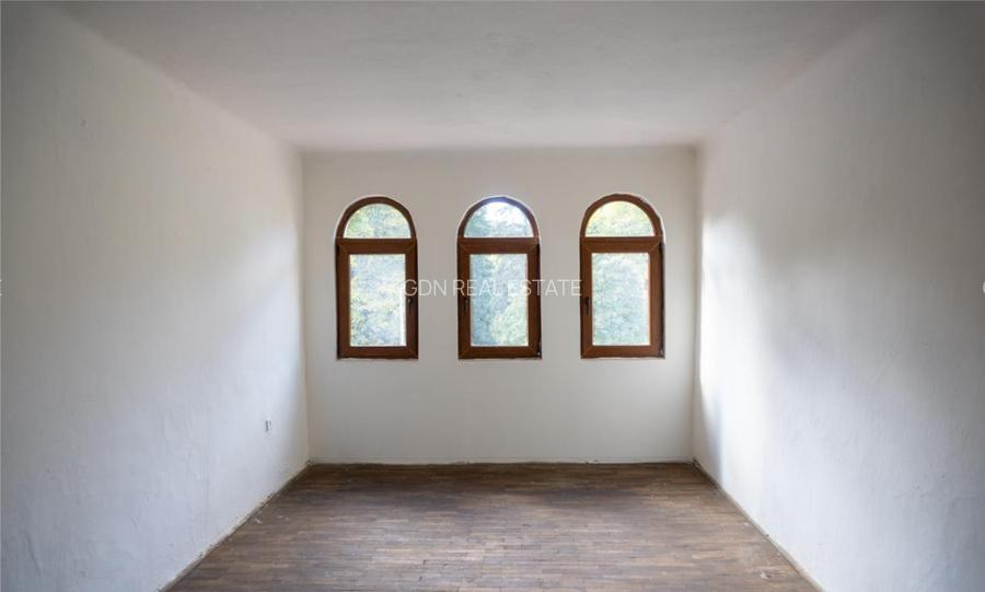 Proprietate mixta -spatiu comercial +rezidenta - 18