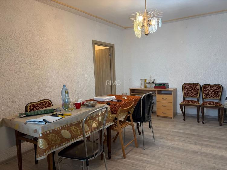 Apartament spatios cu trei camere, Aparatorii Patriei, 124.000€ - 2