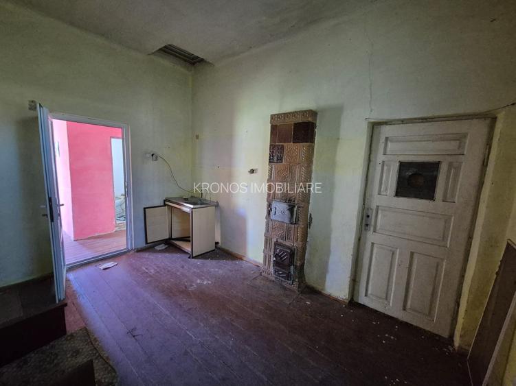 TECHIRGHIOL CENTRAL CASA CARAMIDA TEREN 215 MP. DISTANTA PANA LA  LAC 25O M - 14