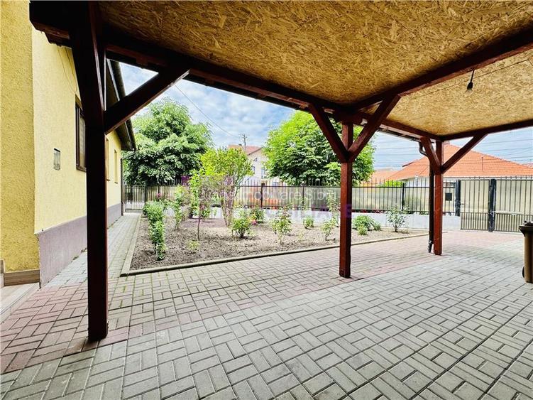 Casa individuala | suprafata utila 360 mp | teren 430 mp | Calea Poplacii - 10