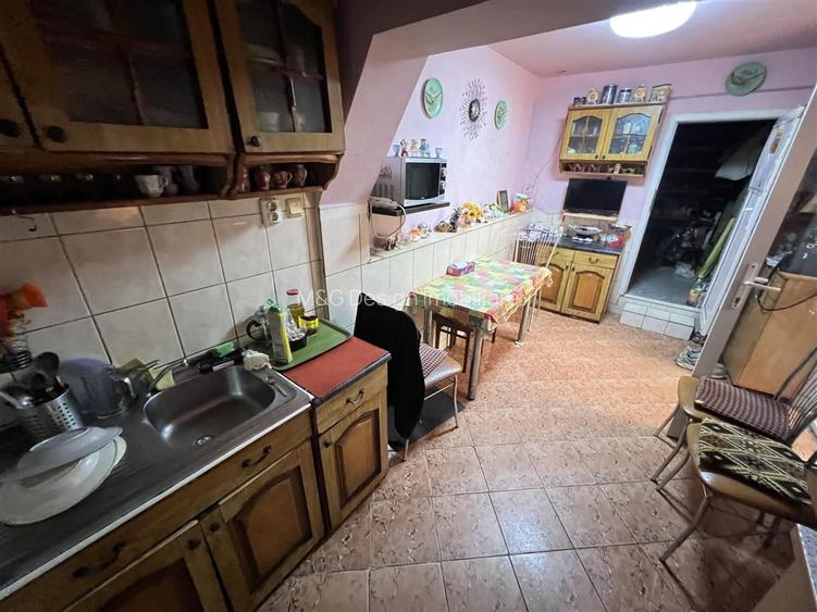 Casa pentru 2 familii zona Ghiroda CENTRALA teren 570mp - 8