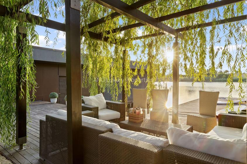 Vila Exclusivistă cu Deschidere la Lac, Piscină și Garaj pentru Barcă în Snagov - 10