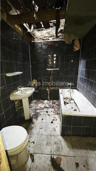 CASA 4 CAMERE 141 MP UTILI  CURTE LIBERA 1688 MP TEREN TOTAL 1839 - 10