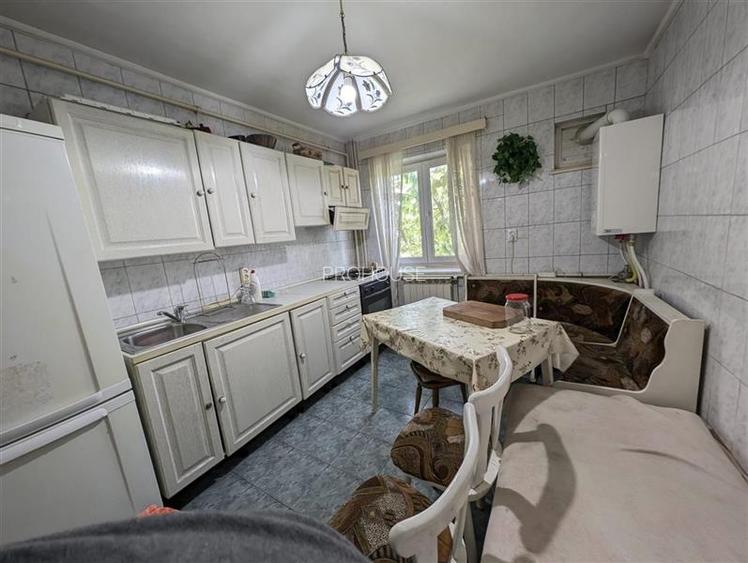 Str. Panselelor, langa Universitate - chirie apartament 3 camere decomandate - m - 2