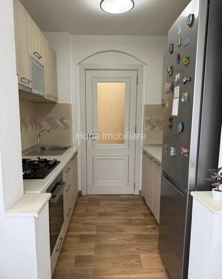 Bulevardul Basarabia - Metrou Costin Georgian - 2 camere , centrala proprie - 11