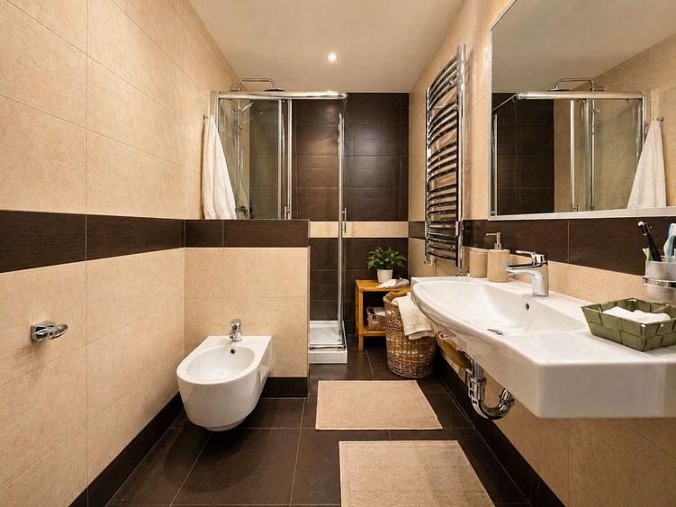 Apartament 4 camere de inchiriat piscina Iancu Nicolae