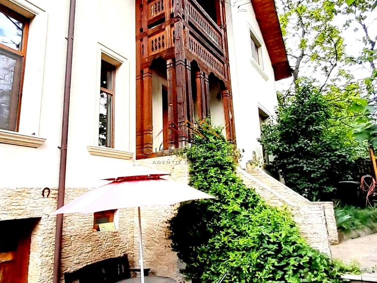 Casa 5 camere, D+P+M, ultracentral, zona deosebita, Campina, Prahova