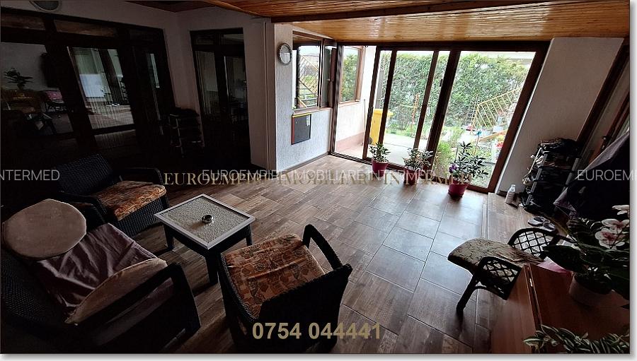 Vila+casa de vanzare zona Km 5 - 12