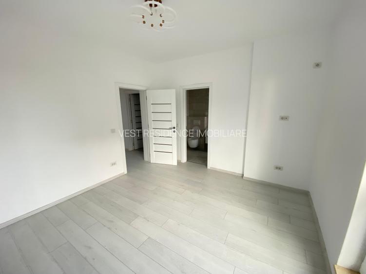 Case cu 4 camere. Partial mobilata/utilata. Comision 0 - 12