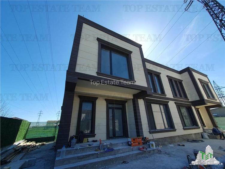 Duplex 8 camere cu doua intrari separate curte comuna Navodari - 2