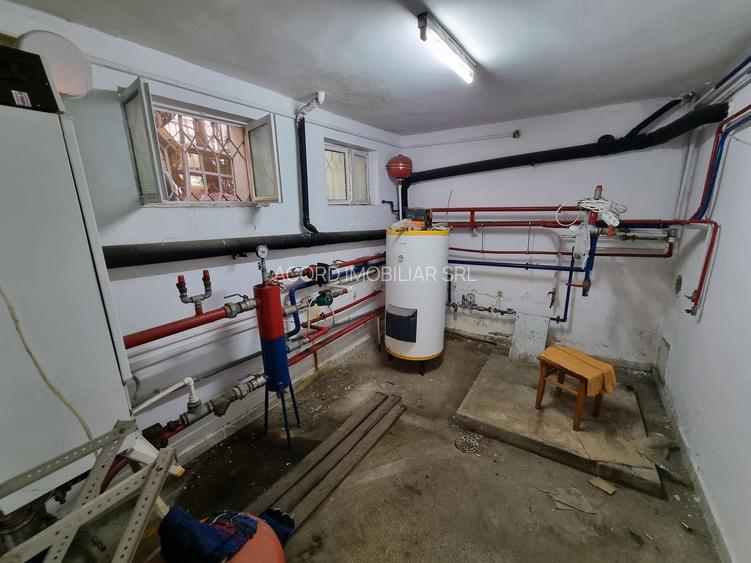 Ovidiu-vila D+P+1+M libera aproape de lac - 16