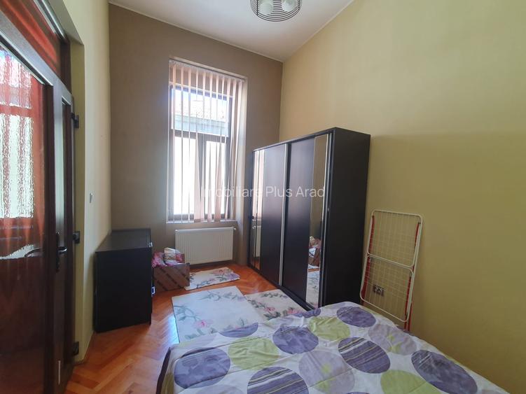 Vand apartament la casa ultracentral 3 camere etaj 1 - 5