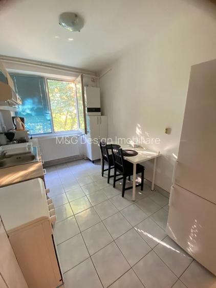 3 camere confort 1 etaj 3 zona Medicina CENTRALA PROPRIE - 9