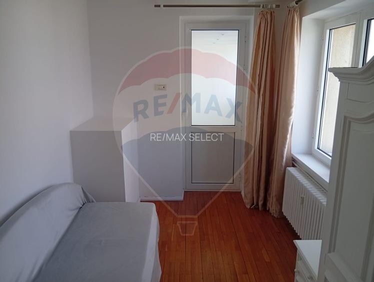 Apartament cu 3 camere de închiriat - 8