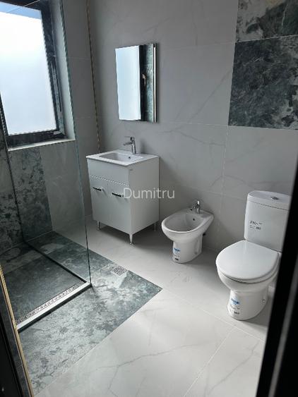Apartament 5 Camere + Curte Proprie  , Metrou Crangasi Direct Proprietar   - 2