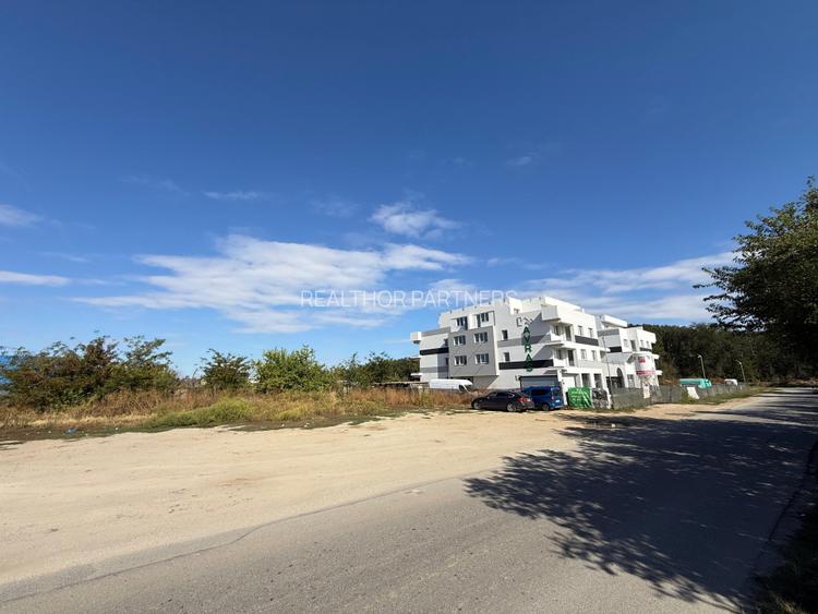 Intravilan 3120mp CU P+2+Mr | AC Spatii Comerciale | Str. Alunis x Codrului - 12