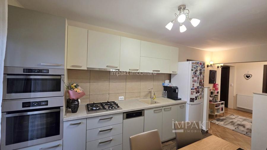 Apartament 3 camere decomandat - - 13