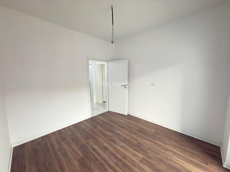 Asfalt. Spatiu pod. Balcon mare. - 8