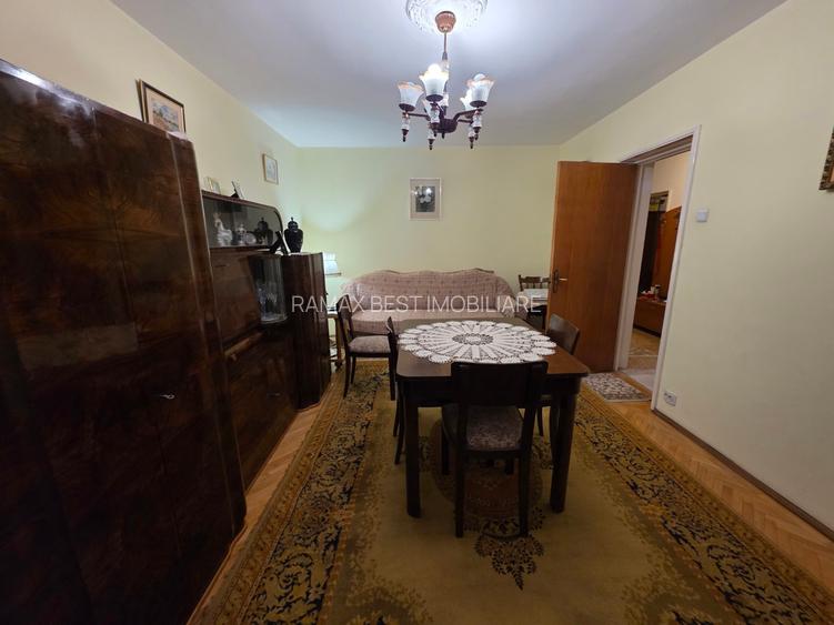 Titan, 5 minute metrou, strandul Cara, pe strada Stanila, bloc H, 4 etaje - 9