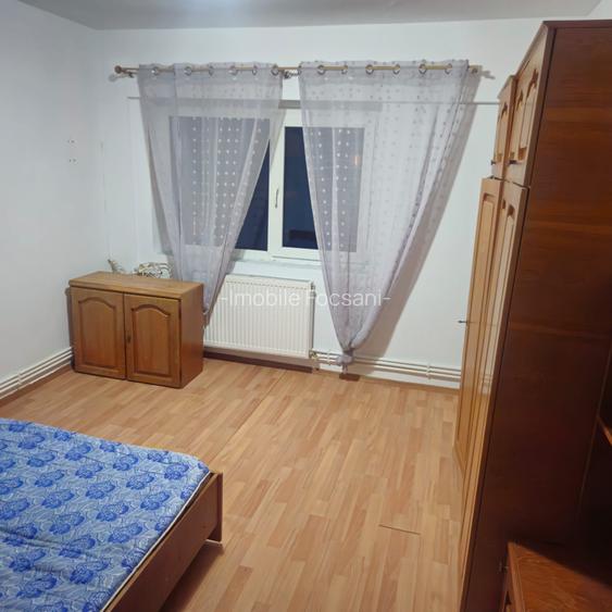 Apartament 2 camere - de inchiriat - etaj 4 - zona Maxicom - 3