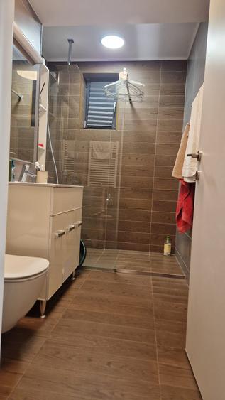 Inchiriere 2 camere bloc boutique Lacul Tei parter cu balcon 700E