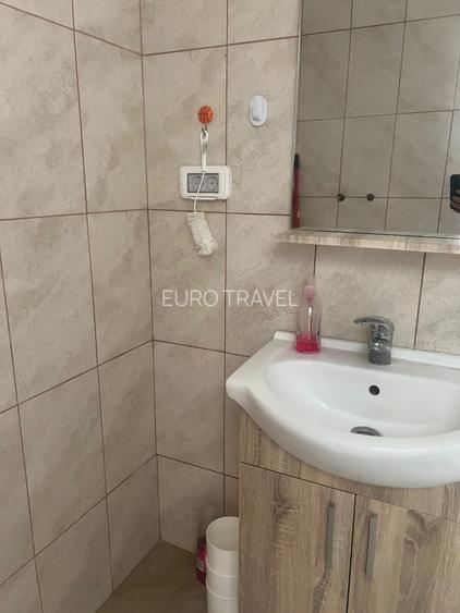 Casa la sol, renovata ,caramida, pentru locuit sau spatiu birouri, zona  buna - 23