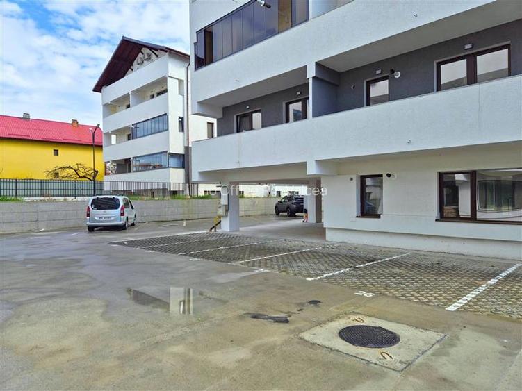 DE INCHIRIAT - 2 CAMERE, PARTER, LOC DE PARCARE INCLUS - 12