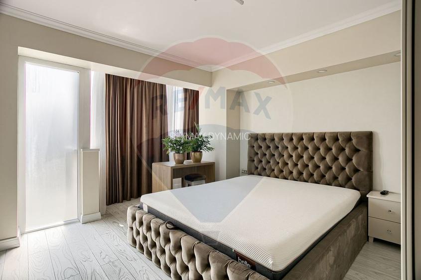Apartament spectaculos de vanzare: 4 camere, 2 băi, zona Vlaicu - 11