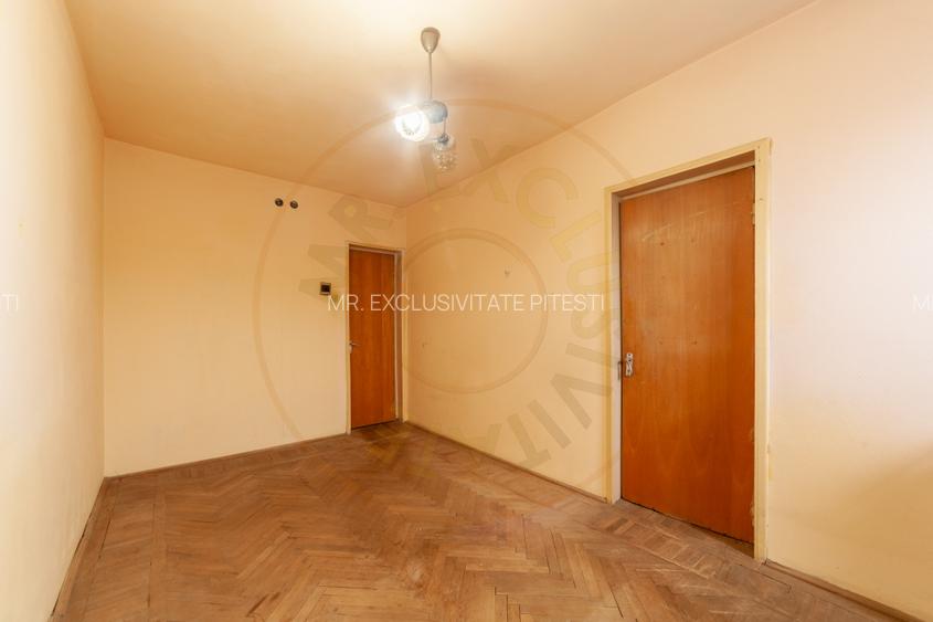 Apartament 3 camere, etaj 3/4, Razboieni - 12