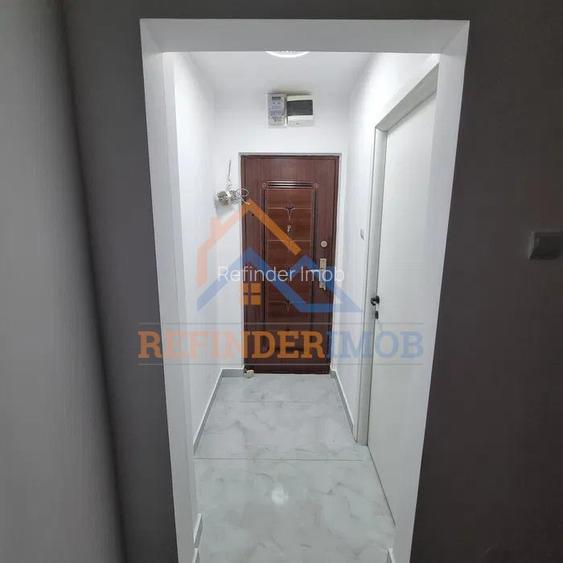 2 camere renovat complet Piata Resita - 2