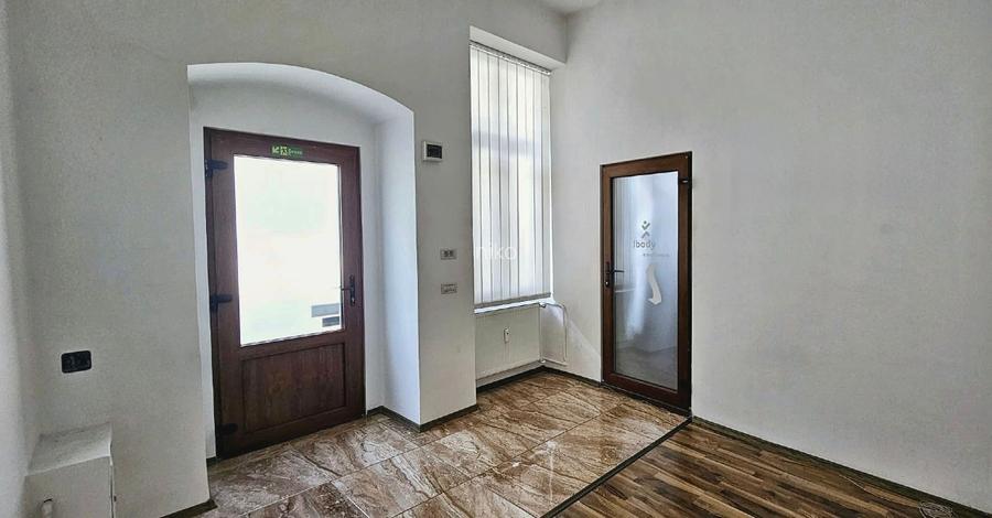 Oportunitate Business – Spatiu ultracentral – B-dul Revolutiei (McDonald’s) -55m - 2